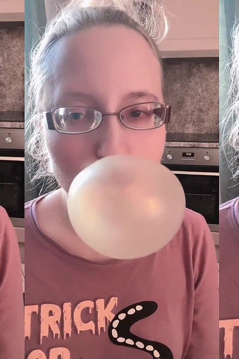 Asmr Ogromni Bubble Gum Zvučni efekti Slušajte u slušalicama