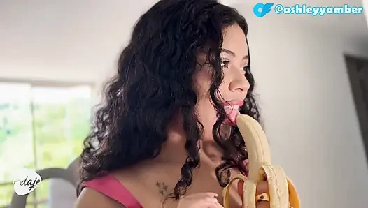 Ashley amber: obsesi baruku - coba lihat apa yang dia lakukan dengan pisang ini
