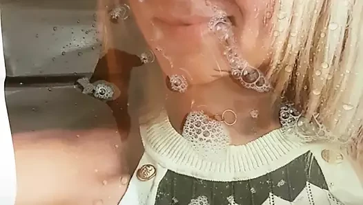 Britta vollgepisst