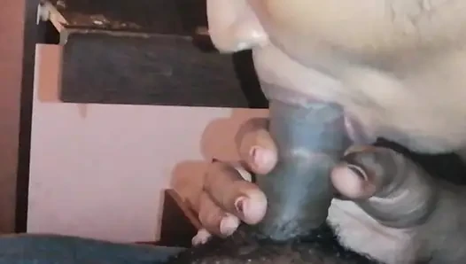 Ich bin gerade nach Sri lanka gekommen, um meine Perants zu besuchen, sie hatten ein neues sexy hausmädchen, das mich ficken will