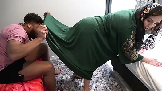 Busty Arab Hijabi Stepmom Fucked by BBC Stepson