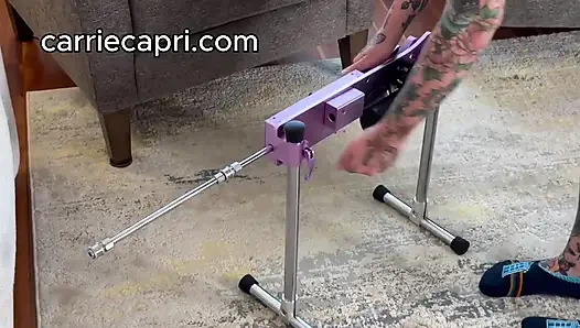 Schau zu, wie ich von meiner sexmaschine gefickt werde und habe einen echten orgasmus!