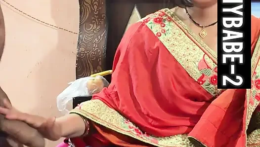 Hintli Üniversiteli Genç Kız Kocası Işe Gittiğinde Kayınbiraderi Tarafından Sikiliyor