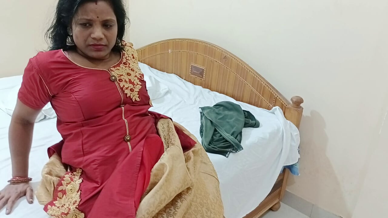 Varm indisk smuk gift Bhabhi hardcore knepning og creampie