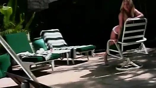 Interrassische Sorority Bash - Heiße Poolparty