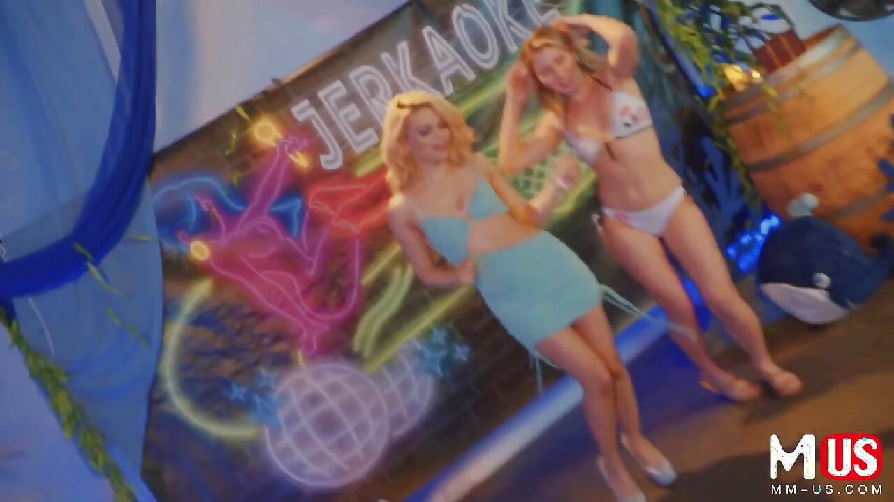 Jerkaoke - Paige Owens en Destiny Cruz