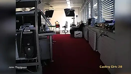 Blonde Tittenschlampe in MMF Doppelpenetration Mit Zwei Monsterschwänzen