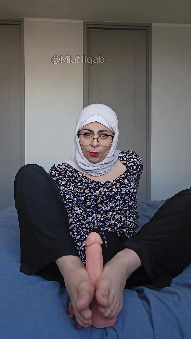 housewife,blowjob,amateur,handjob