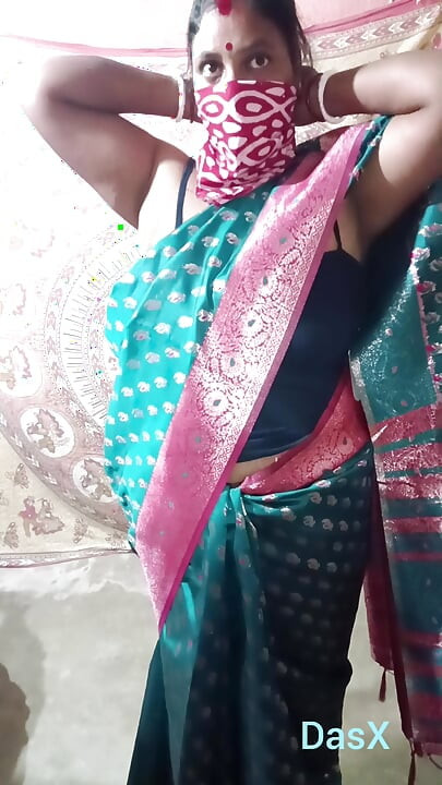 Πράσινο Saree Dropping Solo SFW