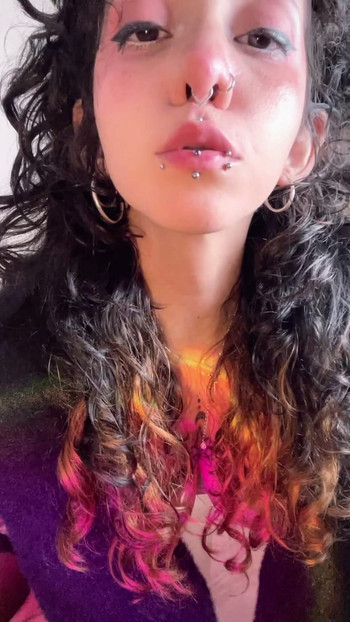 Bibir lembut, kandungan keras 😘