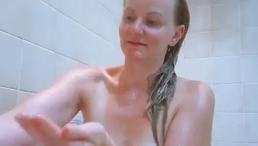 Ab in Die Badewanne Und Bereit Machen Für Den Live-stream