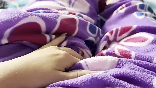 Güzel Kız Mastürbasyon Yapıyor