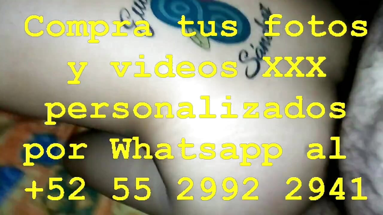أعطيه الجنس الفموي لتليينه وجعله يدفعه في طيزي