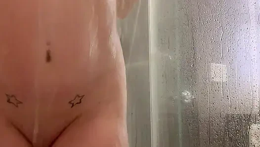 Jaycee ile duş zamanı