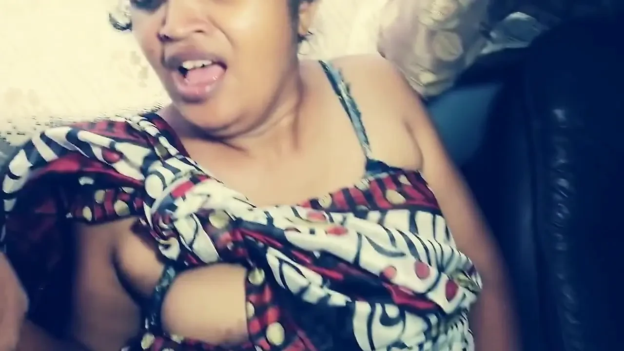 Desi House Maid Was Caught Mastrubating While Husband Was on Leave From Work