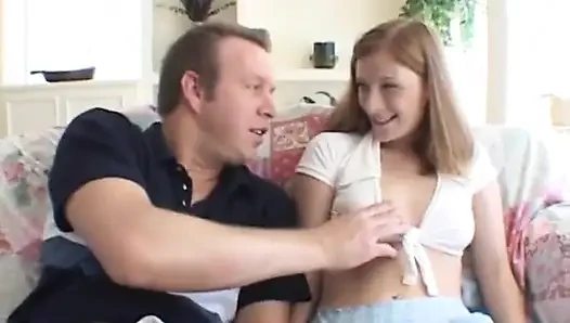 Çilli genç kızıl saçlı azgın adam tarafından tüm pozisyonlarda sikiliyor