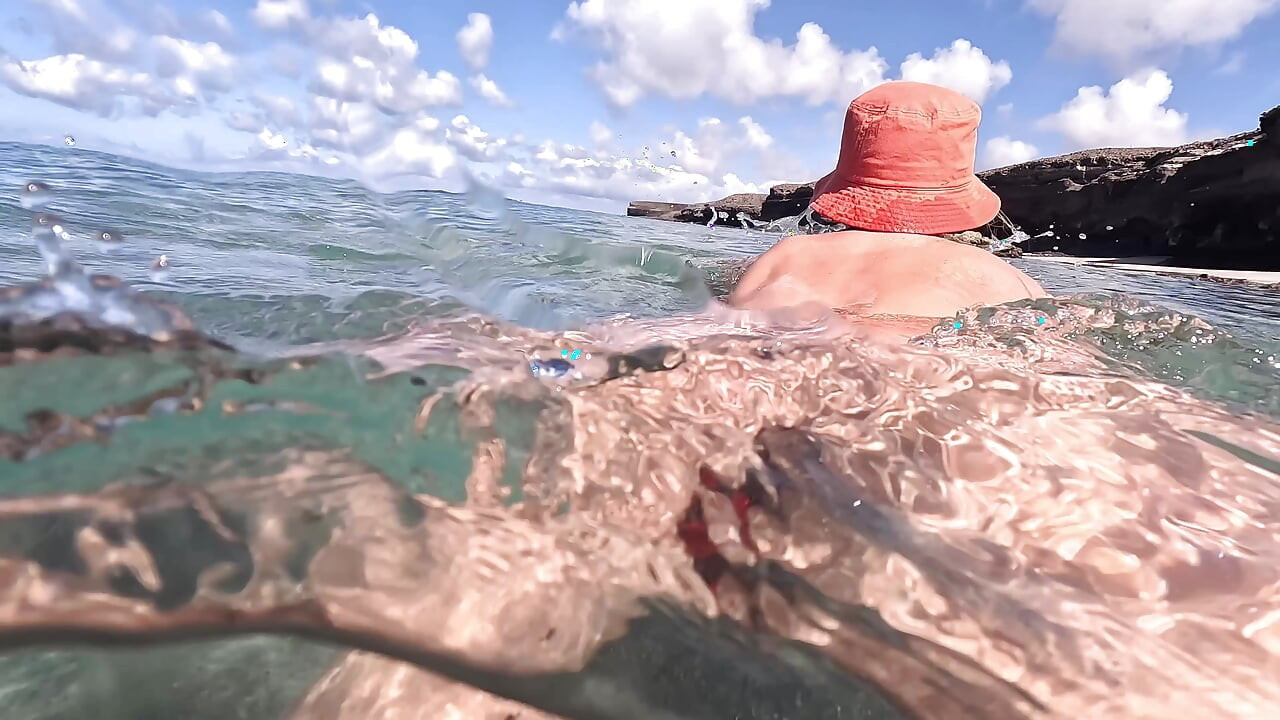 Naked MILF Swimming with Anal Plug Underwater