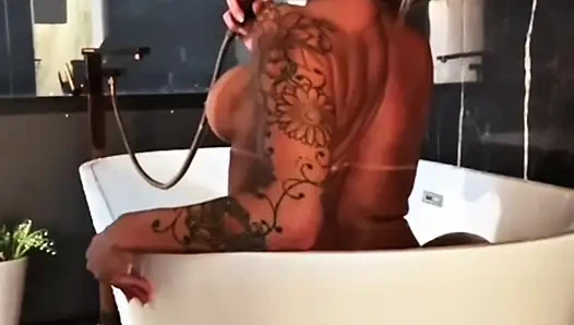 Crown tüylerine vajina vermek istiyordu