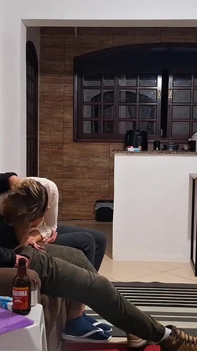 Moment puissant de « Elle n’a pas payé le loyer et a dû coucher avec le collectionneur pour éviter d’être expulsée »