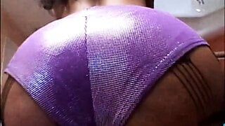 Negra adora sexo anal com garanhão preto!