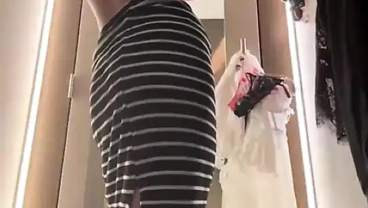 Jucielussie herkesin içinde aşırı sikişiyor