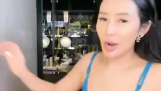 Open her leg,, beautiful indonesian pussy, lick it