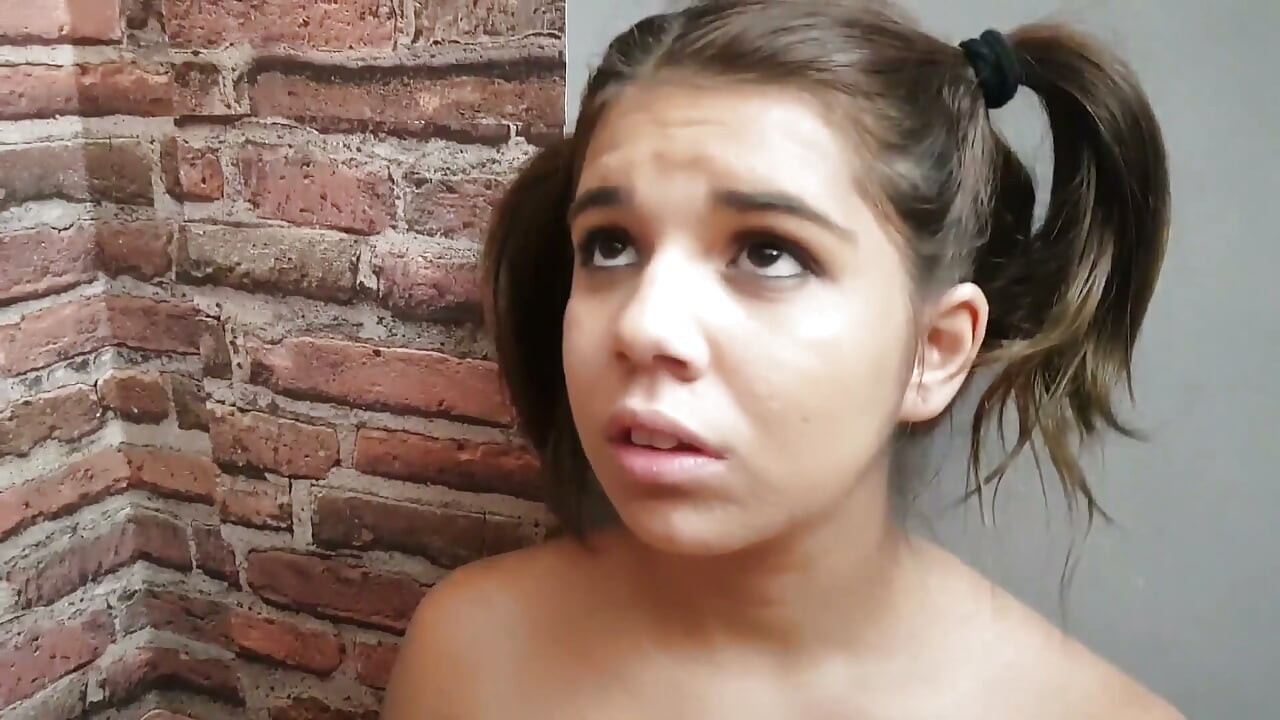 Devorando meus lindos pés pela top girl Manuela Riva