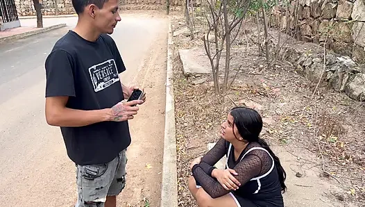 Unbekanntes mädchen bittet mich zu ihr ohne kondom im Austausch dafür, dass ich ihr ein telefon gebe, das ich in sie komme