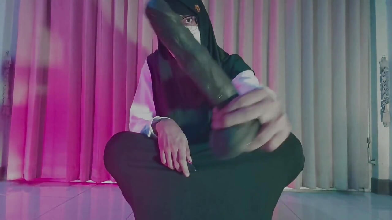 The Muslim College Student Is a Cock-hungry Slut