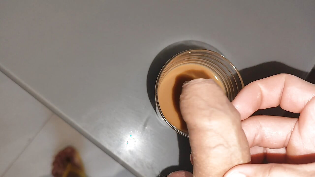 Young Straight Guy Uses Hot New Method on His Dick.