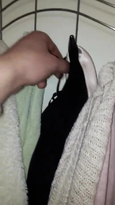 Jerking whit small bra
