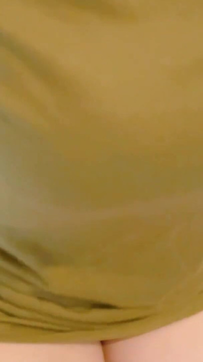 नई नौकरानी ने मुझे उत्तेजित कर दिया और उसे सेक्स करने के लिए कहा जबकि मेरी पत्नी मॉल में थी | क्लिप 1