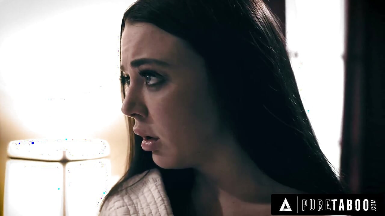 PURE TABOO Ovela Paige Owens huijaa tyttöystävänsä Whitney Wrightin tyydyttämään perverssin isäpuolensa