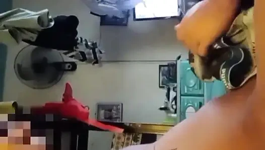 Она сосет мой хуй, пока все не высохнет