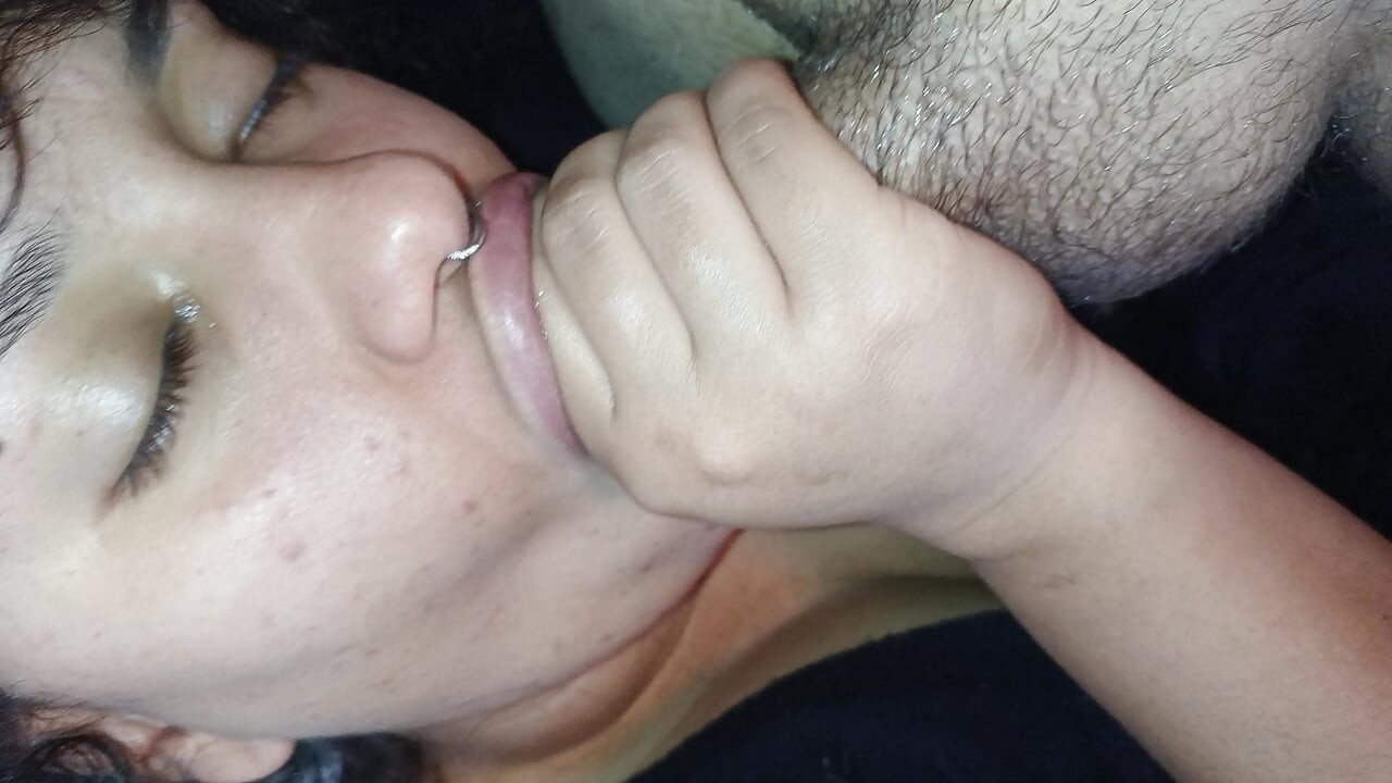HUN KOM TILBAGE MED SIN EKSTREMT VÅDE BLOWJOB