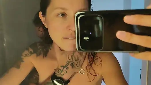 Ibu tiri membiarkan saya menidurinya setelah mandi!