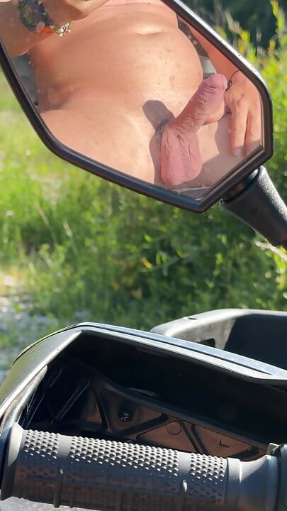 ATV masturbira
