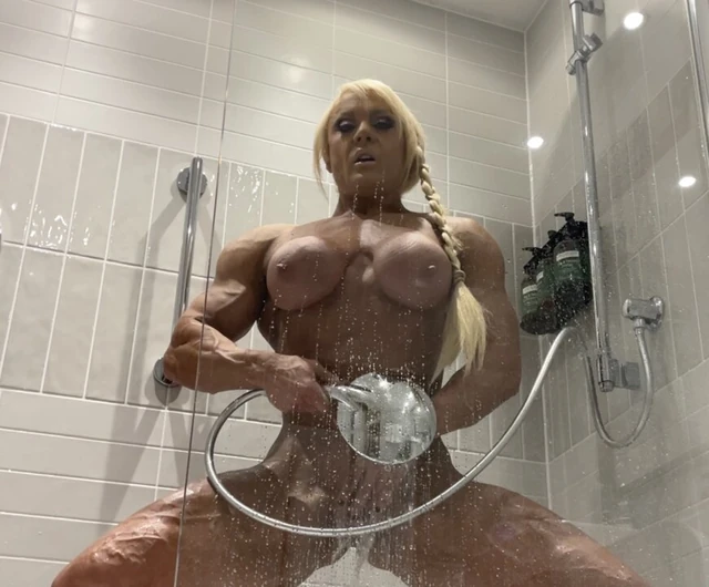 Shower Clit