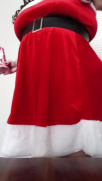 สาวสวยตัวใหญ่ตูดใหญ่ขี่ดิลโด้ต้นคริสต์มาส