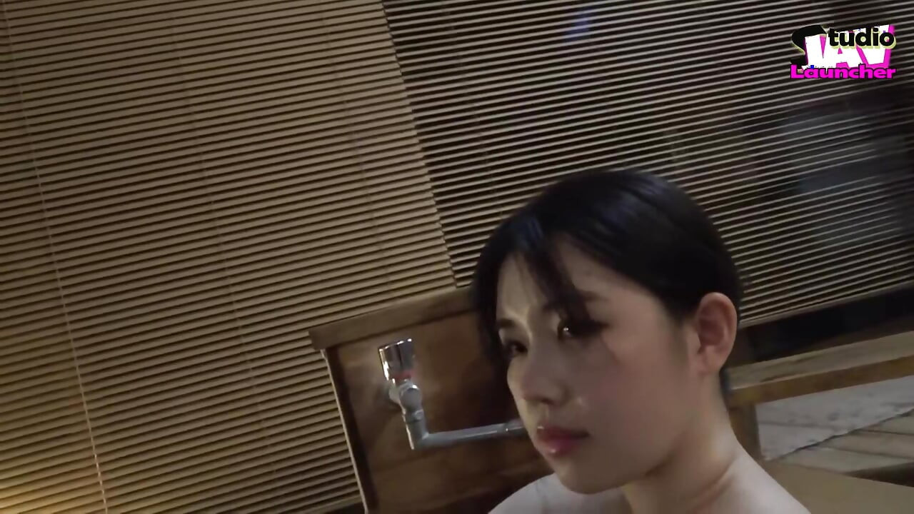 已婚女人的秘密欲望和原始激情的温泉浪漫之旅 - Ep2
