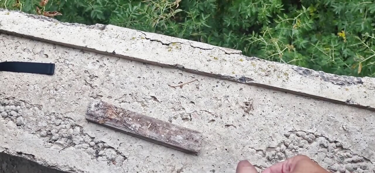 A Young Fucker in an Abandoned Factory Met His Stepdaddy and Fucked His Holes Hard Until He Came