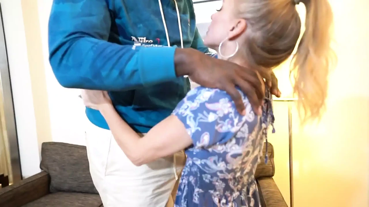 娇小的大黑屌教授婊子