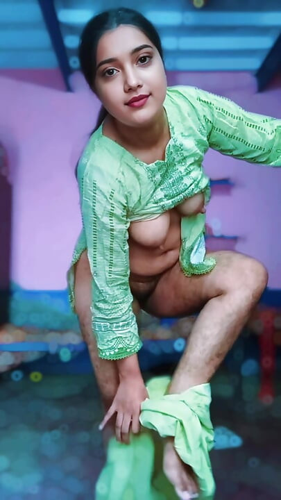 Gadis nakal ini pamer tubuh bahenolnya sama mantan pacarnya sebelum pernikahannya yang super sange