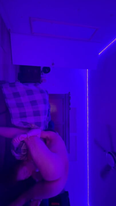 I make her tap