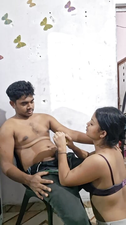 भारतीय सुंदर पत्नी के साथ डिलीवरी बॉय Fu.Cking हॉट