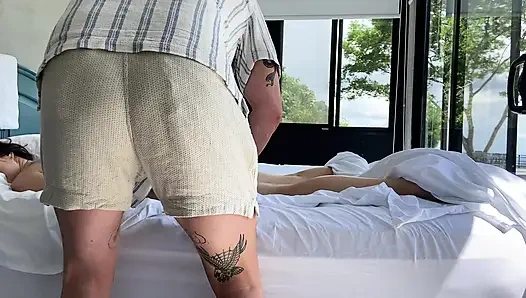 Массаж и жесткий трах клиента