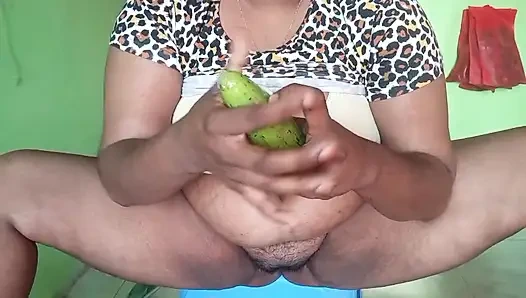 Я вытащила палкой воду из вагины