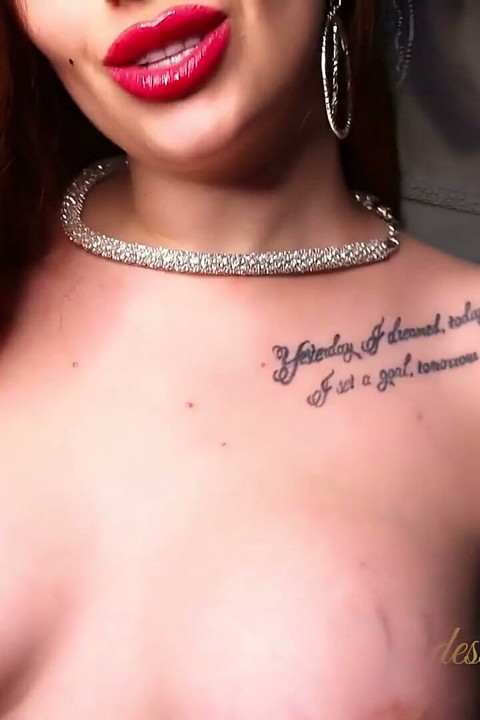 Get goldyficated! Feel my golden touch!! (topless)