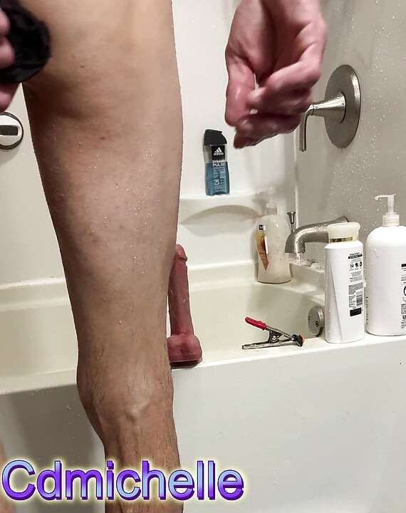 Cdmichelle mor tek parça mayo giyiyor wile puitting butplug ve götte dildo
