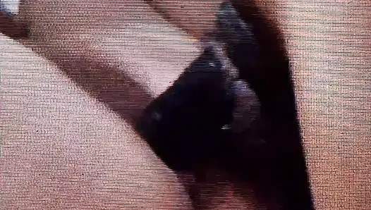 Kapalı sikiş ve ıslak şişman amcığını yala